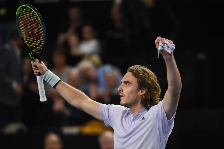 Tsitsipas toujours là