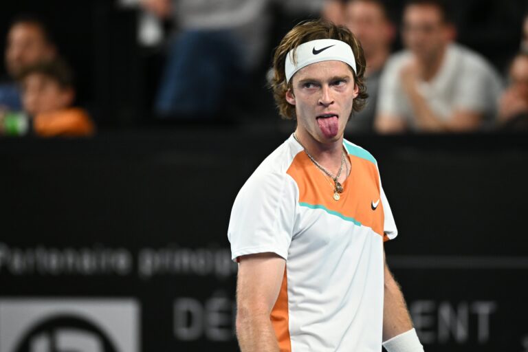 Pouille stoppé par Rublev